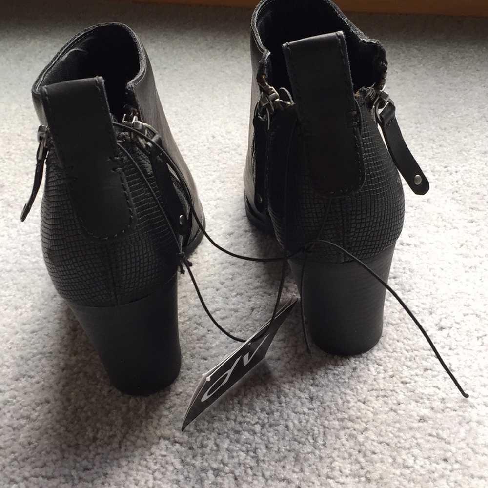 DV boots - Picture 3 of 5